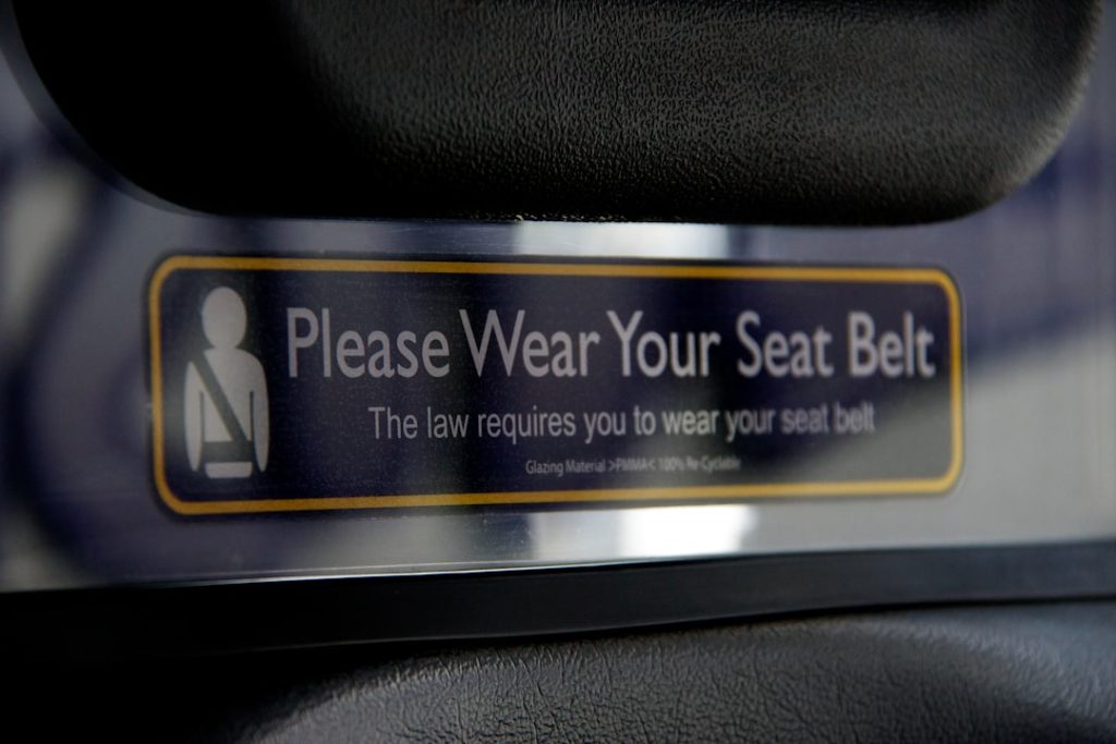 Photo auto wrap advert