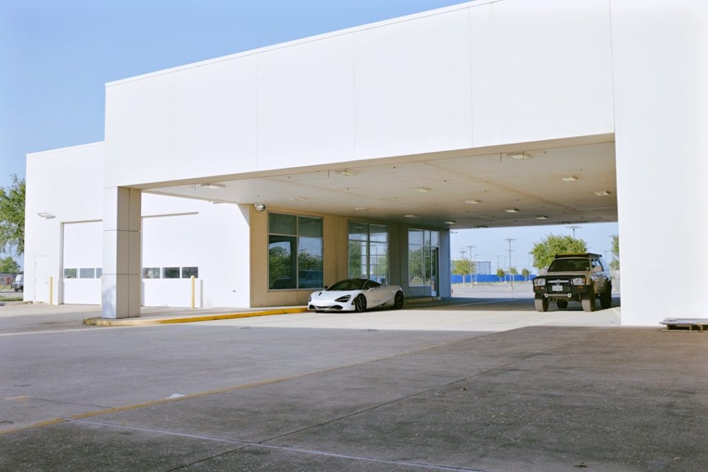 Photo auto dealership ppc