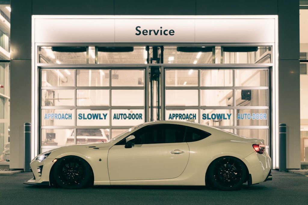 Photo car dealership marketing